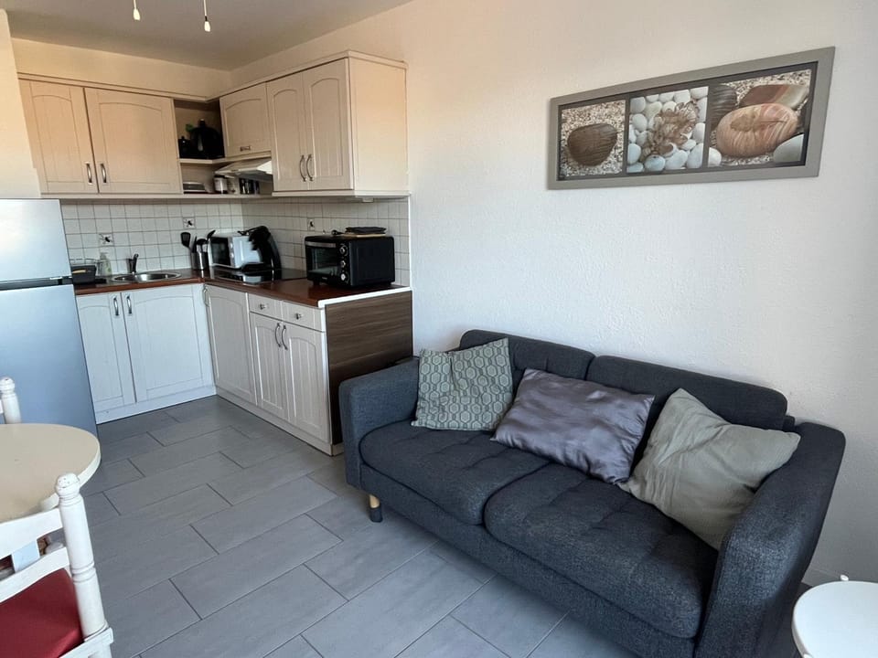 Appartement T2, 4 personnes, climatisé, avec piscine, Village de la Mer Apartment in La Londe-les-Maures