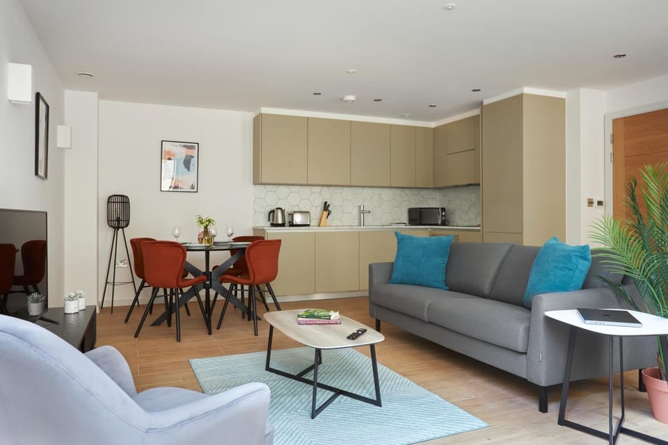 Coffee/tea facilities, Kitchen or kitchenette, Living room