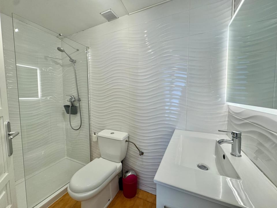 Shower, Bathroom