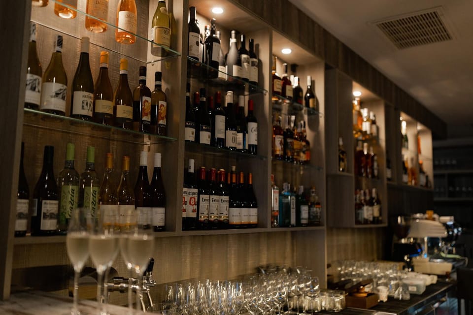 Restaurant/places to eat, Drinks, Alcoholic drinks