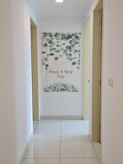 Impiria Residensi #Link Aeon Mall Klang 4BR3Bath Apartment in Selangor, Malaysia
