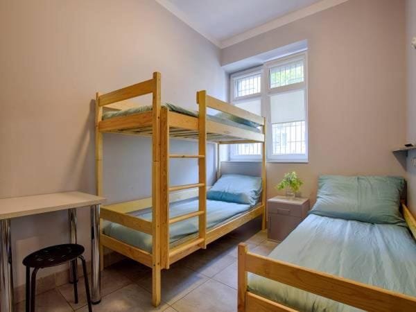 Bed, Photo of the whole room, Seating area, Bedroom, bunk bed