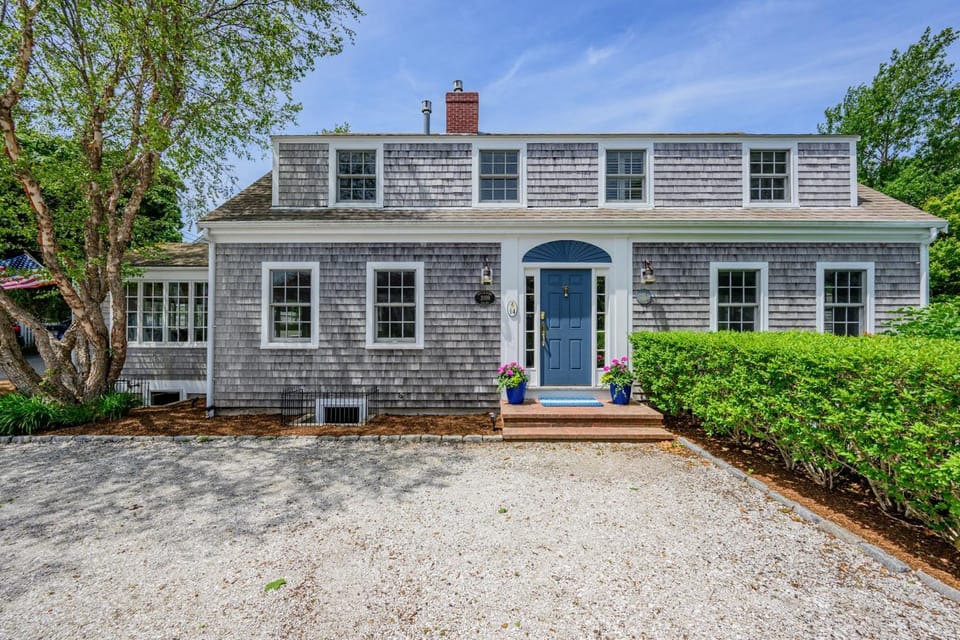 Sand Simeon - Relax, Unwind, Repeat House in Chatham