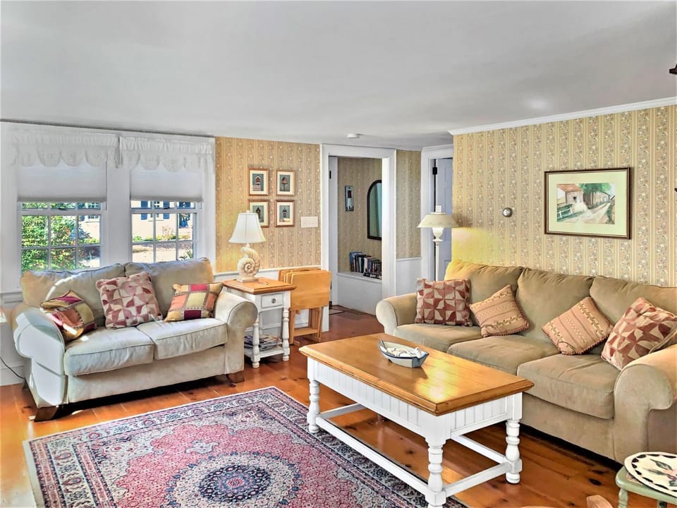 Harwich Port Retreat—Walk to Beach Rail Trail House in Harwich
