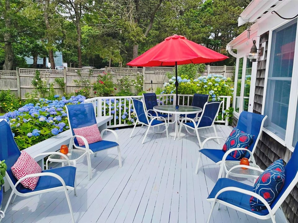 Sea Glass Cottage Near Nantucket Sound Beaches House in South Chatham