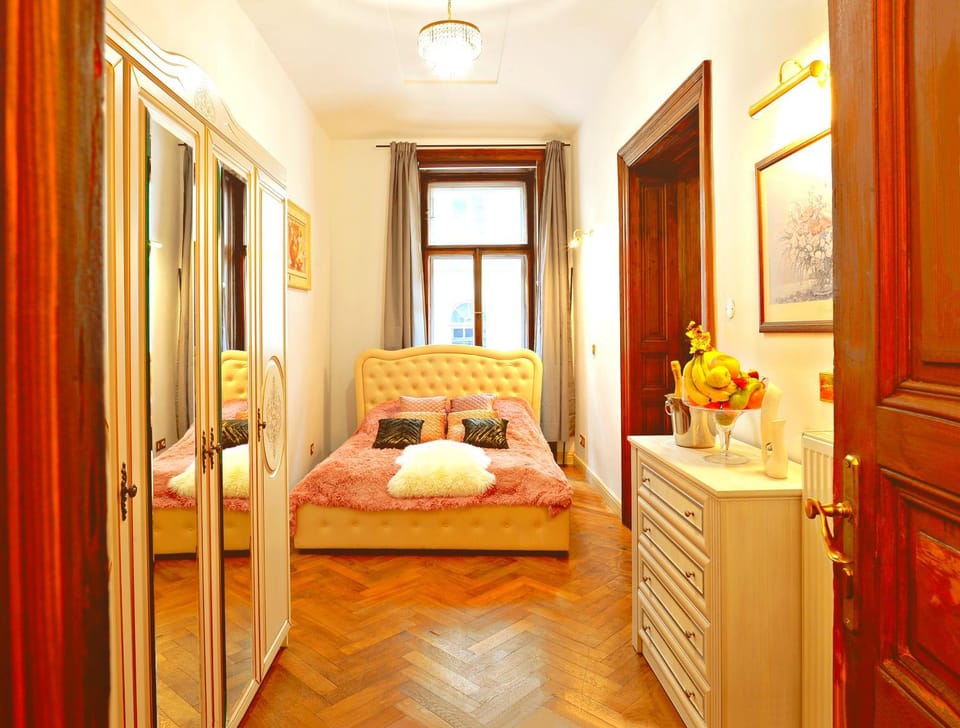 Bed, Photo of the whole room, Bedroom, towels, wardrobe