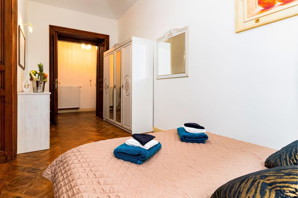 Bed, Photo of the whole room, Bedroom, towels, wardrobe