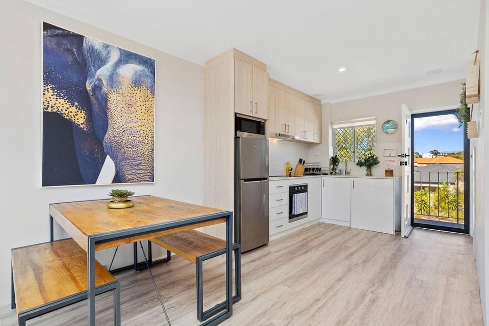 12 Calming Coral Beach Beautiful 2BRM Apartment in Perth
