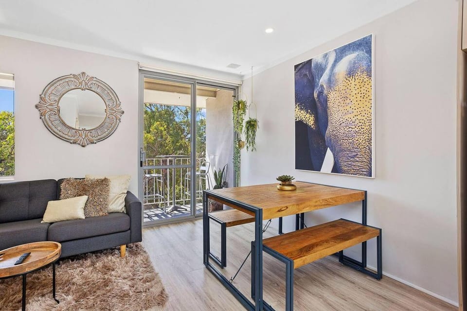 12 Calming Coral Beach Beautiful 2BRM Apartment in Perth