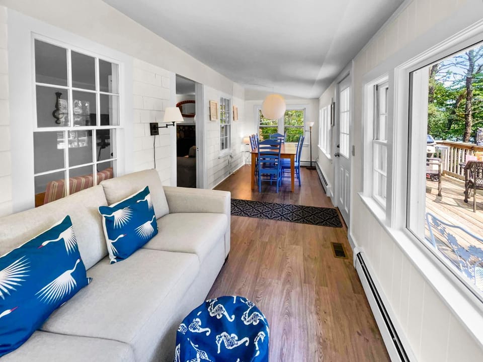 Pond Front Beach Pet Friendly AC WiFi House in Brewster