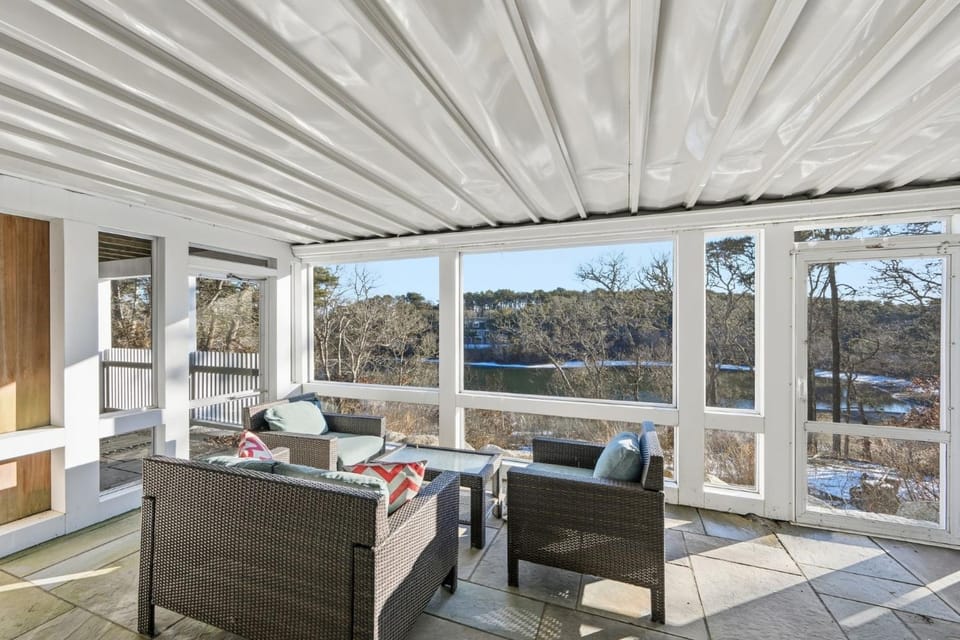 Lake front, Near Beach, AC, WiFi, Pet Friendly near Bike Path House in Harwich