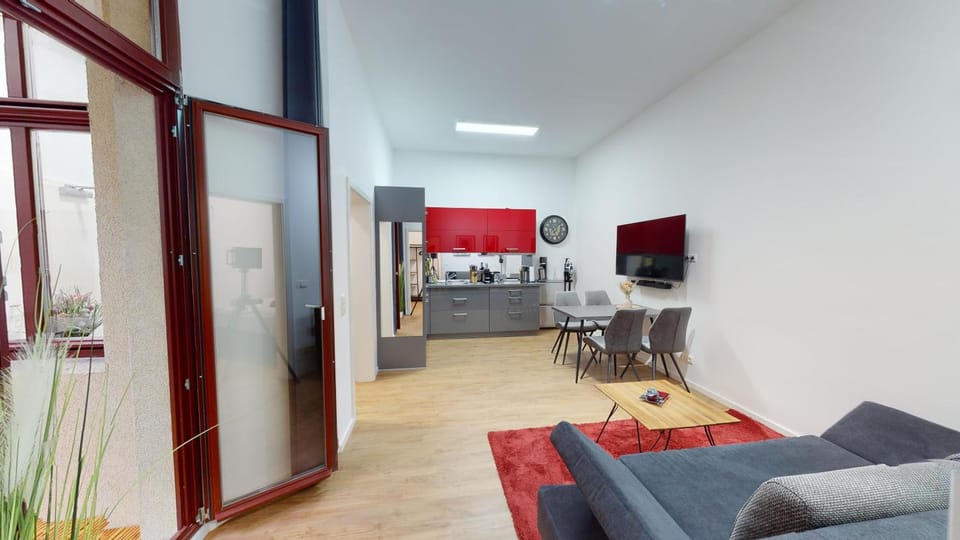 TV and multimedia, Kitchen or kitchenette, Living room, Seating area, Dining area