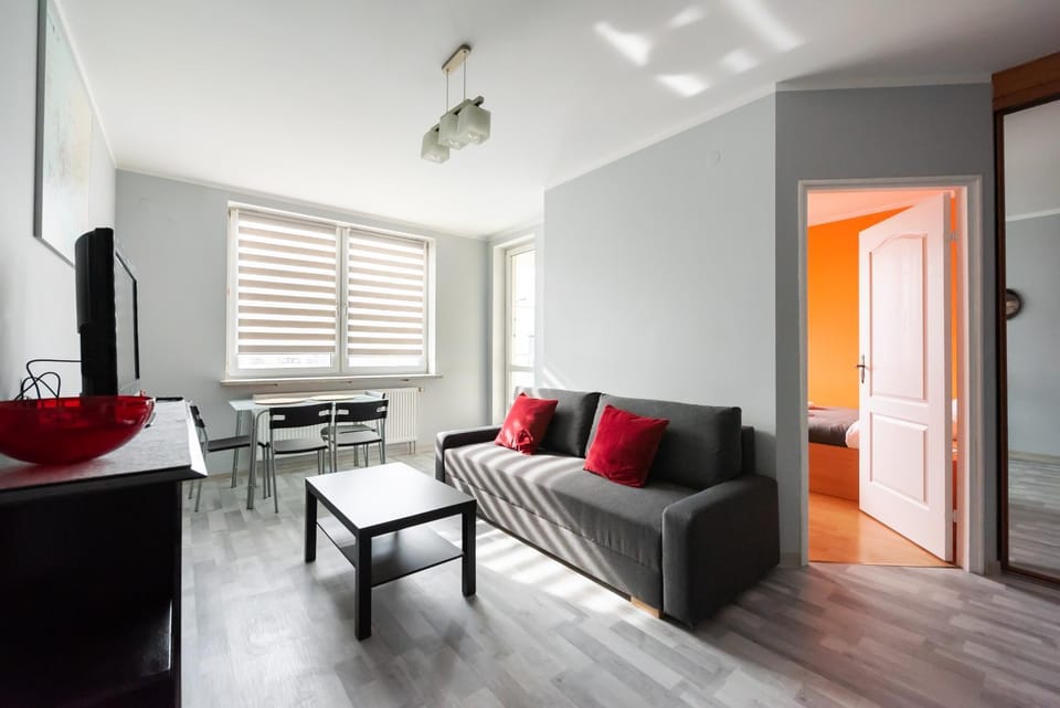 TV and multimedia, Living room, Seating area, Dining area, Evening entertainment