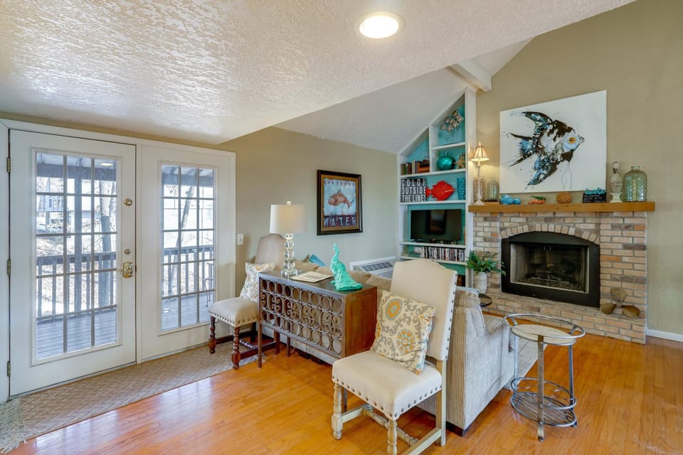 Resort Living on Lake of the Ozarks! Family Cabin Cabin in Lake of the Ozarks