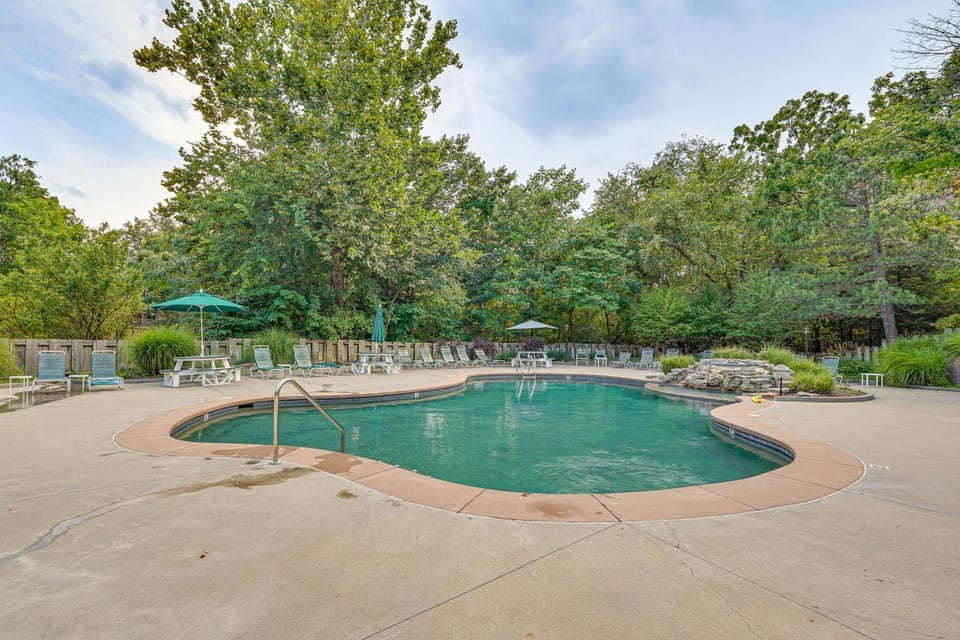 Resort Living on Lake of the Ozarks! Family Cabin Cabin in Lake of the Ozarks