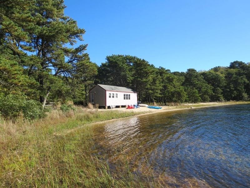 Waterfront Chatham Retreat w/ WiFi Privacy House in Harwich