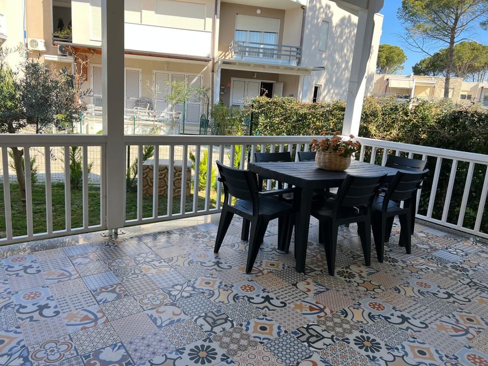 Patio, Day, View (from property/room), Balcony/Terrace