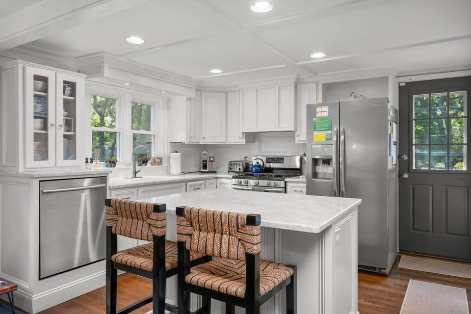 Cape Cod Retreat: A/C, WiFi Pet Friendly House in Brewster