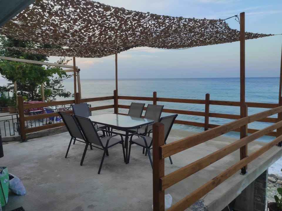 Balcony/Terrace, Dining area