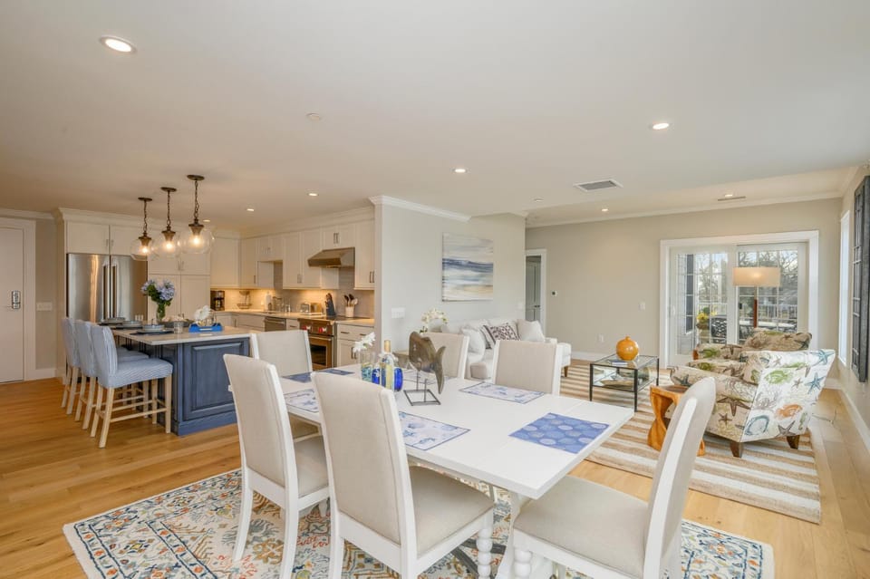 Luxury Downtown Harwich Port Condo Retreat House in Harwich