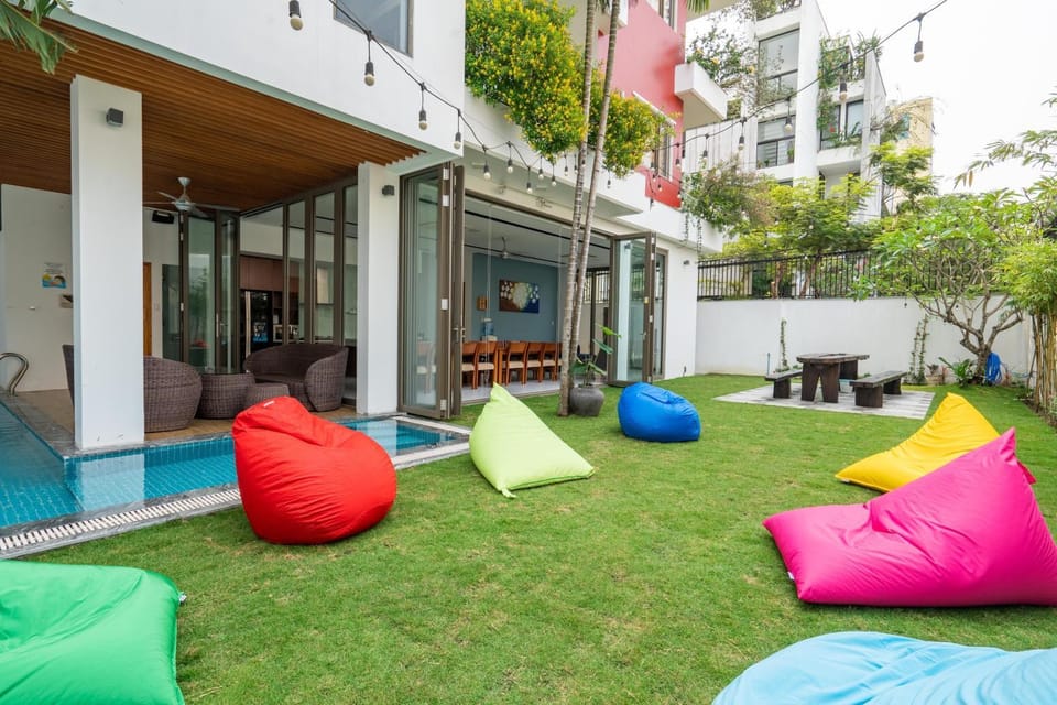 Property building, Patio, Day, Garden, Evening entertainment, Garden view, Pool view, Swimming pool, sunbed