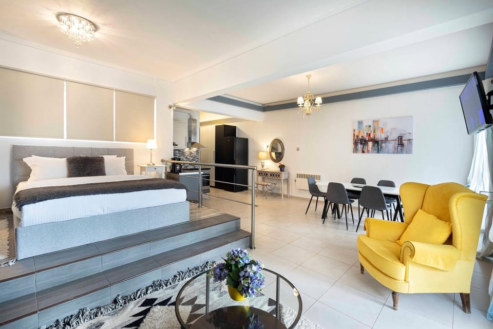 Mirabella spacious studio Apartment in Athens