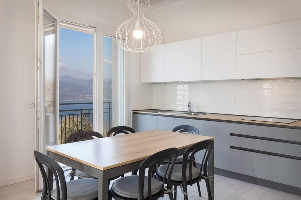 Villa Malù - APT Luisa Piscina e vista lago Apartment in Torri del Benaco