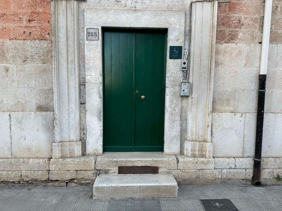 Property building, Facade/entrance