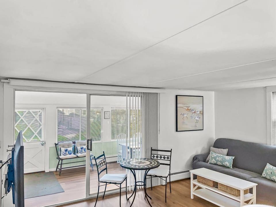 Beach Bliss at The Sandpiper Cottage House in Harwich