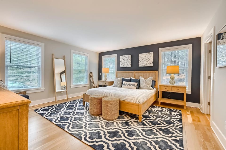 Chatham Luxury Retreat—Porch, Art Family Fun House in Harwich