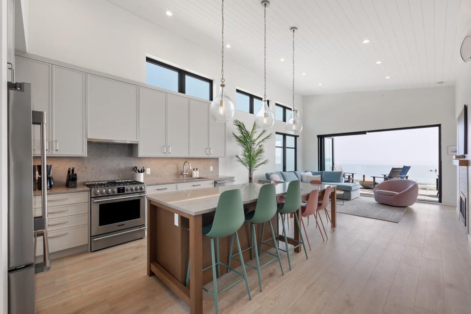 Kitchen or kitchenette, Living room, Seating area, Dining area, dishwasher, minibar, oven, stove