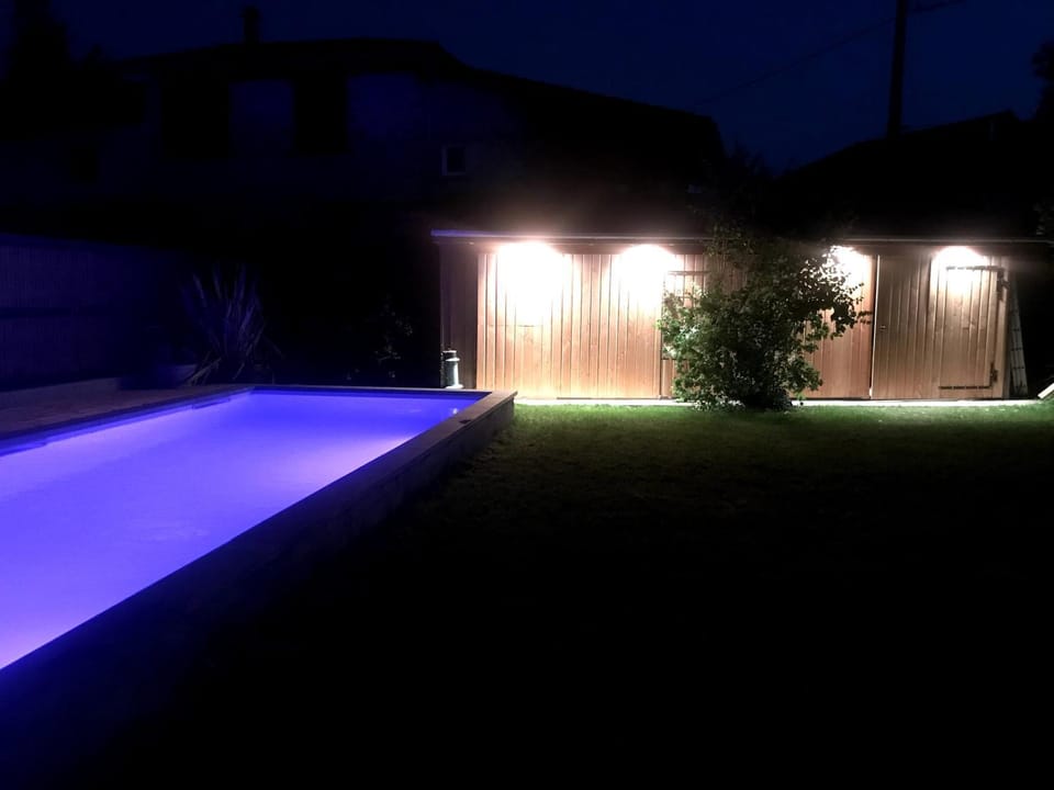 Property building, Swimming pool