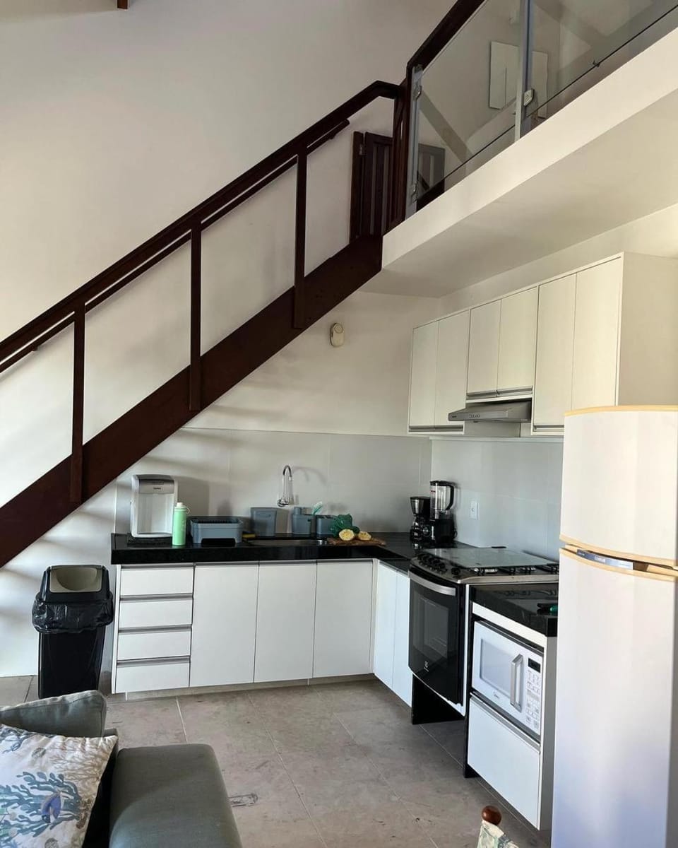 Kitchen or kitchenette, minibar