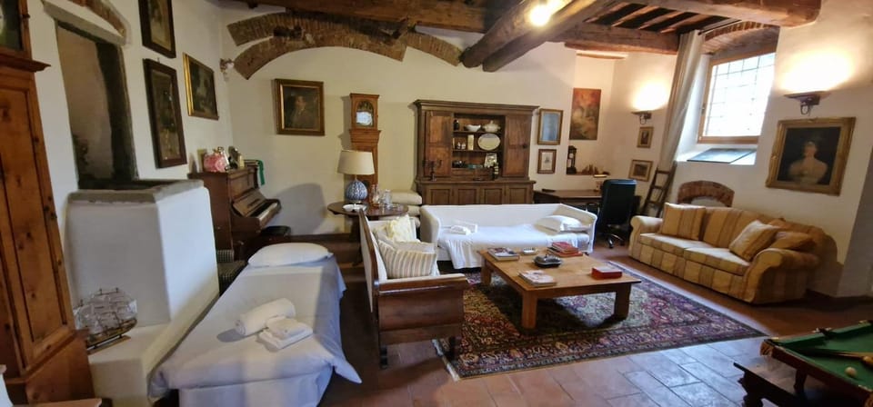 Communal lounge/ TV room, Seating area