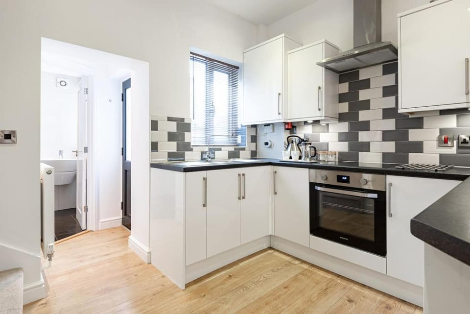 2 Bedroom Terrace Cottage, Parking and River Walks House in Shrewsbury