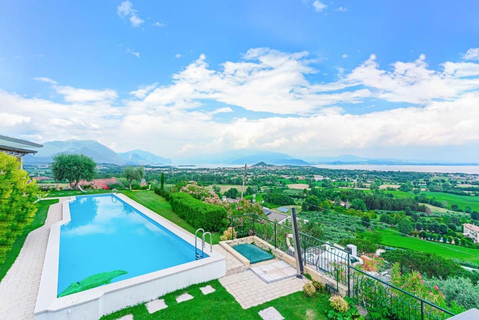 Property building, View (from property/room), View (from property/room), City view, City view, Garden view, Swimming pool, Inner courtyard view