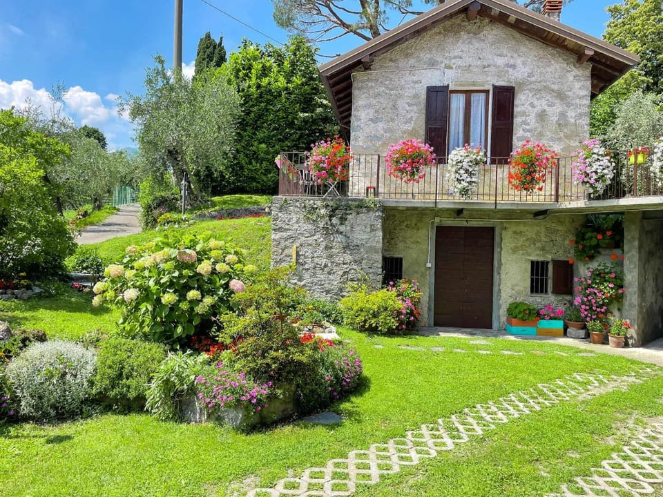 Breva, Loft tra gli ulivi ed il lago Apartment in Bellagio