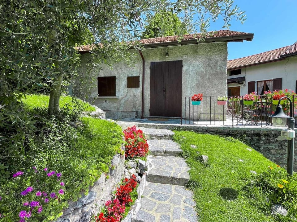 Breva, Loft tra gli ulivi ed il lago Apartment in Bellagio