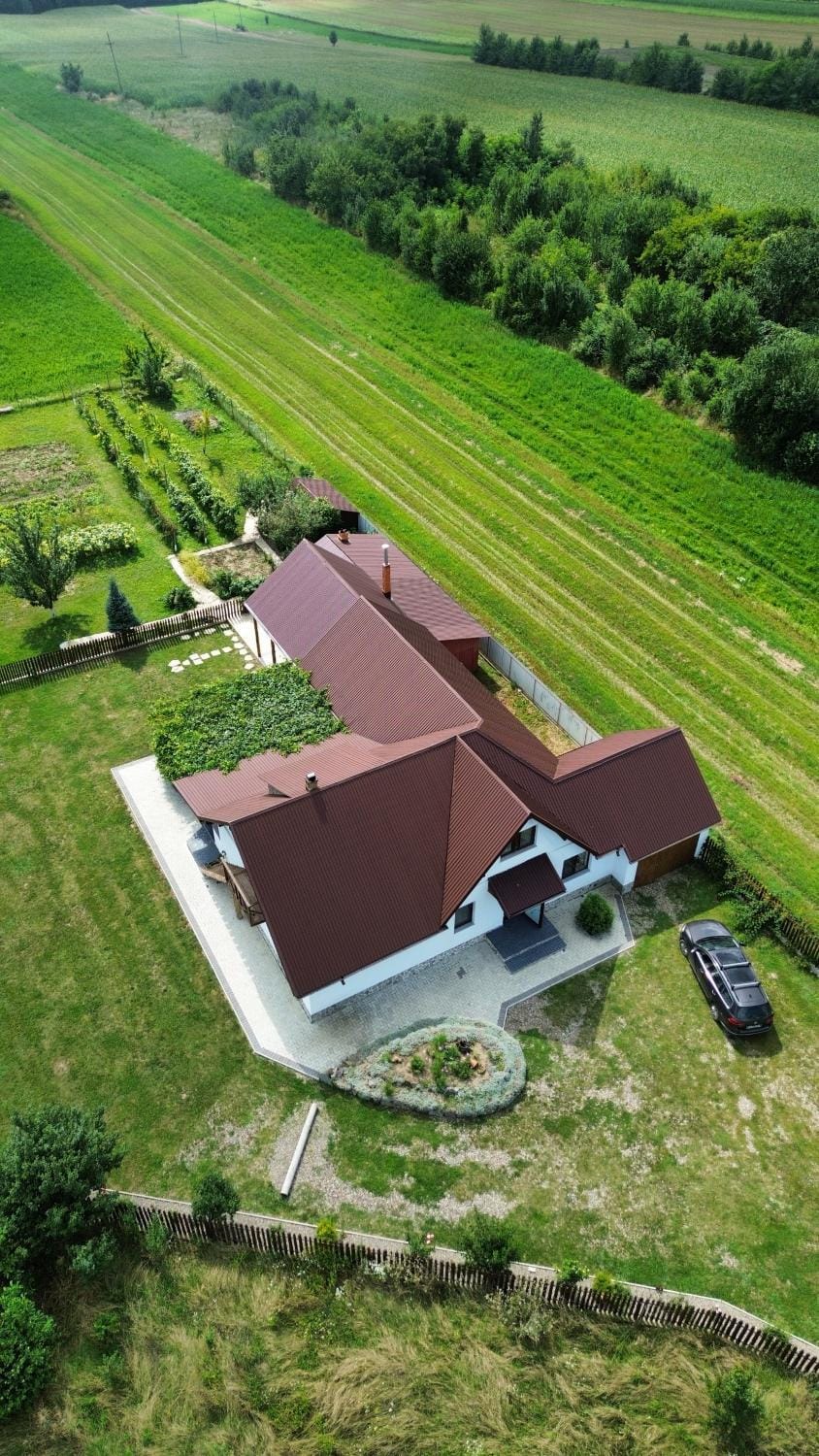 Căsuța din Deal House in Romania