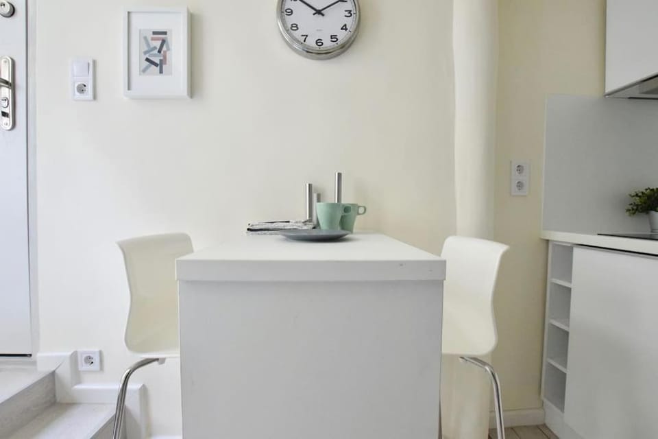 Budget Apartment by Hi5- Mini Studio Apartment in Budapest
