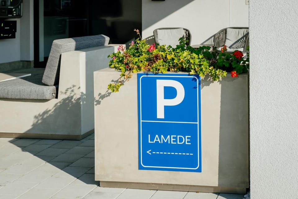 Day, Street view, Location, Parking