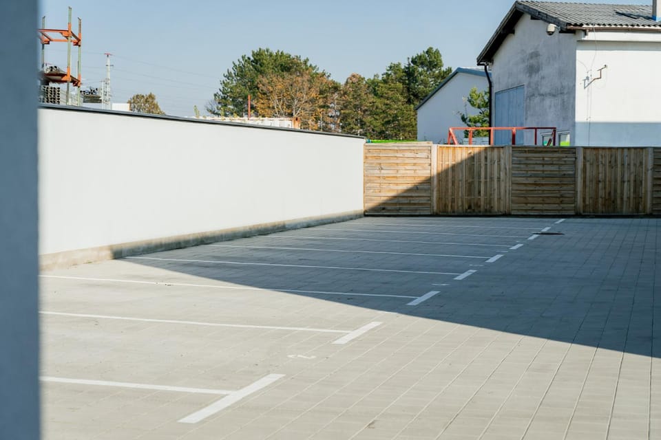 Day, Parking