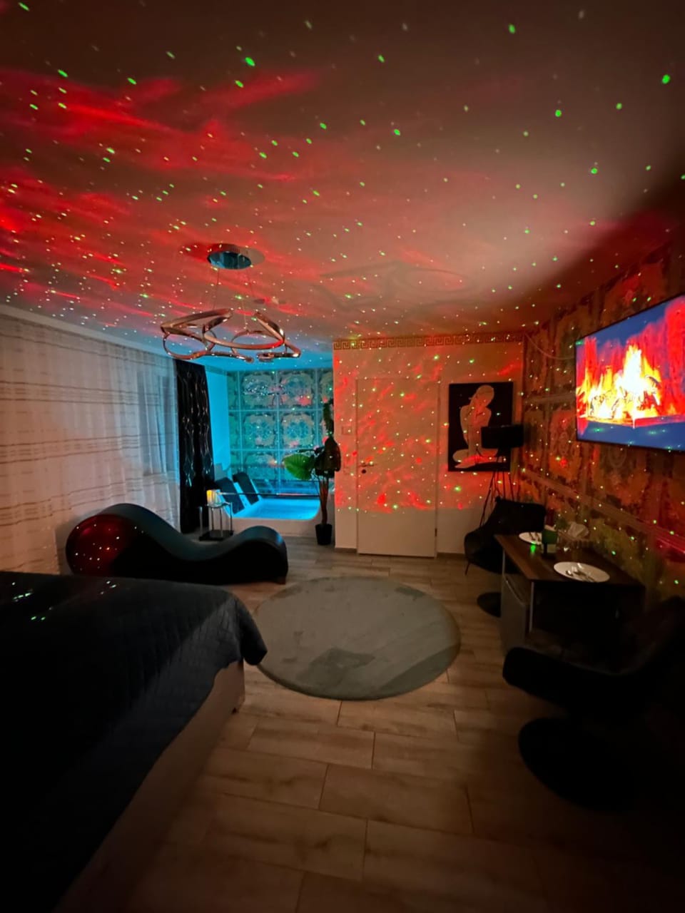 luxury Love Room Spa Whirlpool Jacuzzi Apartment in Nuremberg