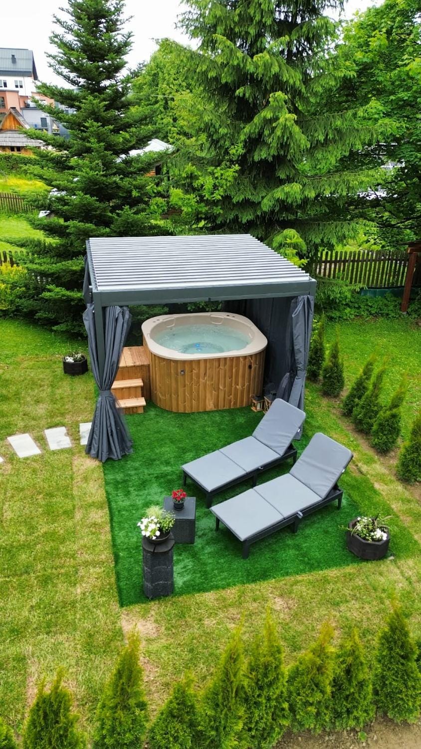 RELAS - przytulny domek z dwoma sypialniami i antresolą oraz JACUZZI Chalet in Zakopane