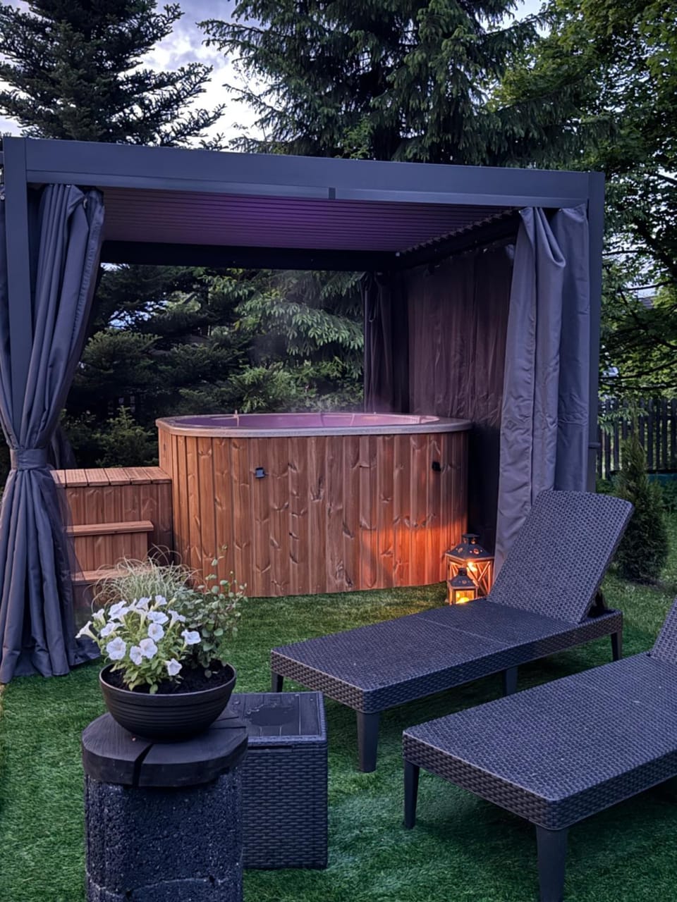 RELAS - przytulny domek z dwoma sypialniami i antresolą oraz JACUZZI Chalet in Zakopane
