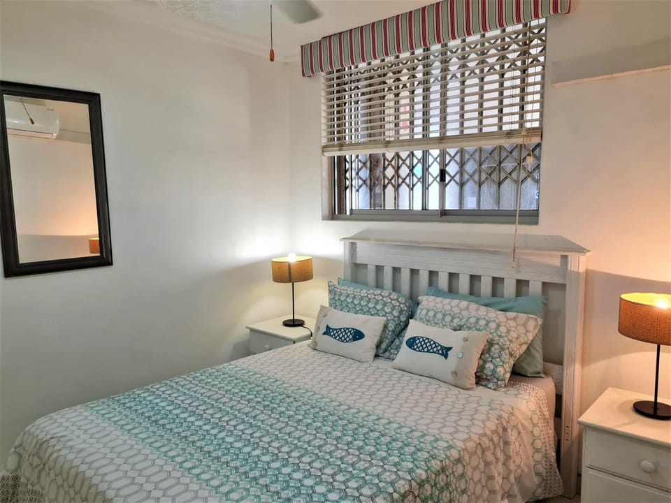 Bedroom, fireplace