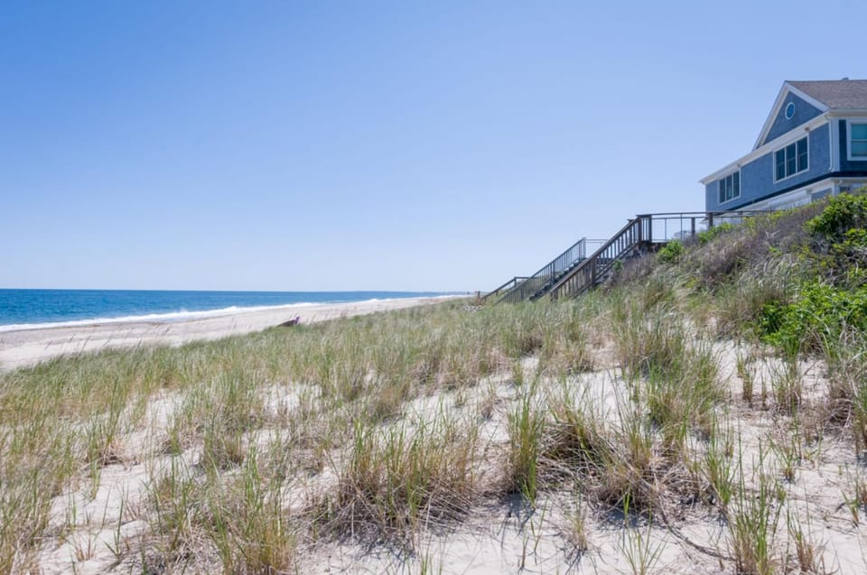 East Sandwich Escape—Deck, Beach Summer Fun House in Sandwich