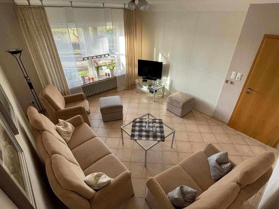 Communal lounge/ TV room, Communal lounge/ TV room, Living room, Seating area