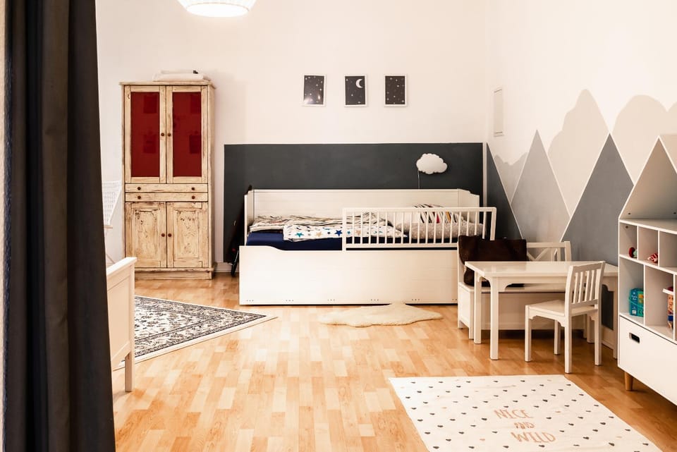 Bed, Photo of the whole room, Bedroom, cot