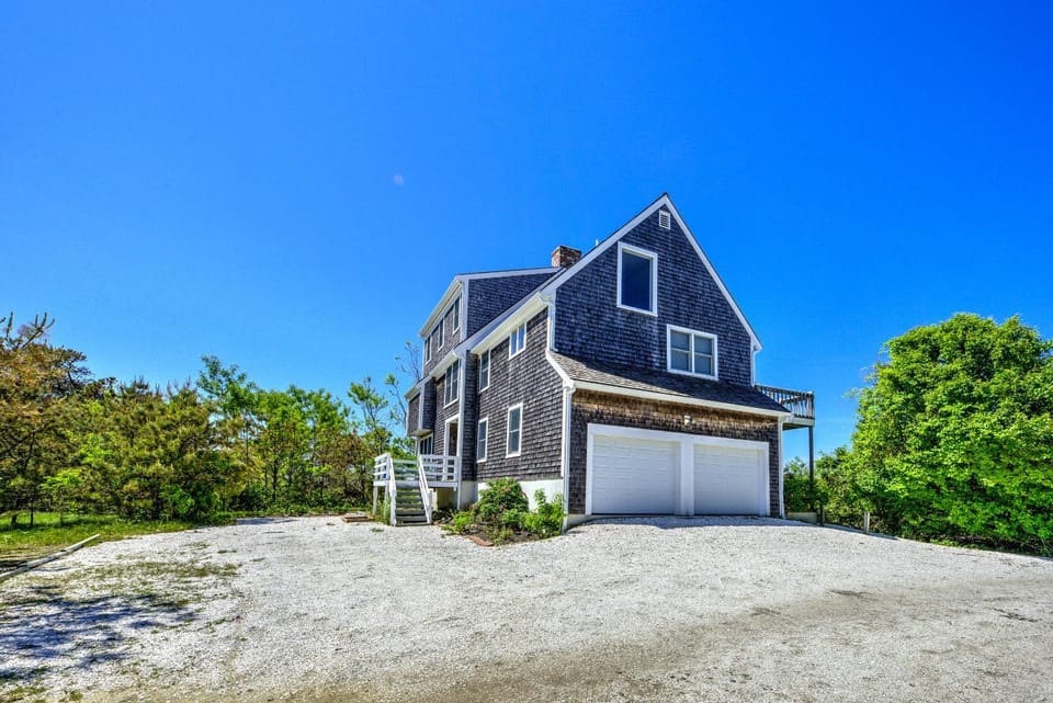 East Sandwich Retreat—Decks, Trails Bay Views House in East Sandwich